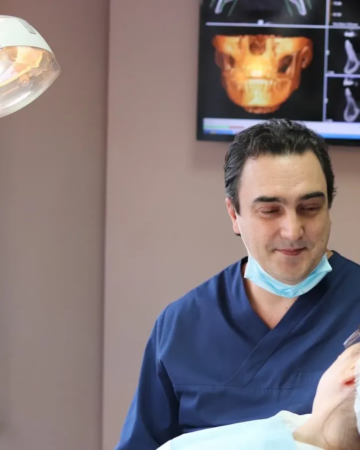 Dr Valdemir Muzulon, Principal Dentist
